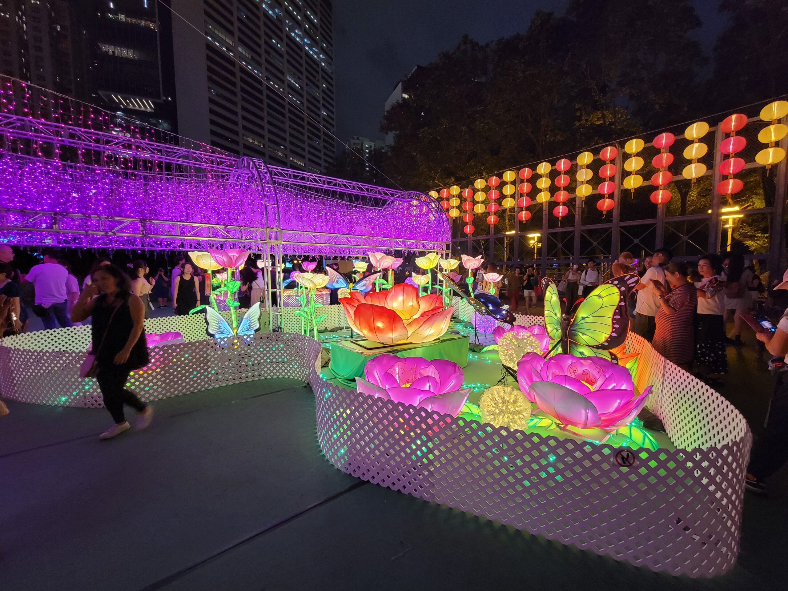 Another Large Lantern Display at the Carnival