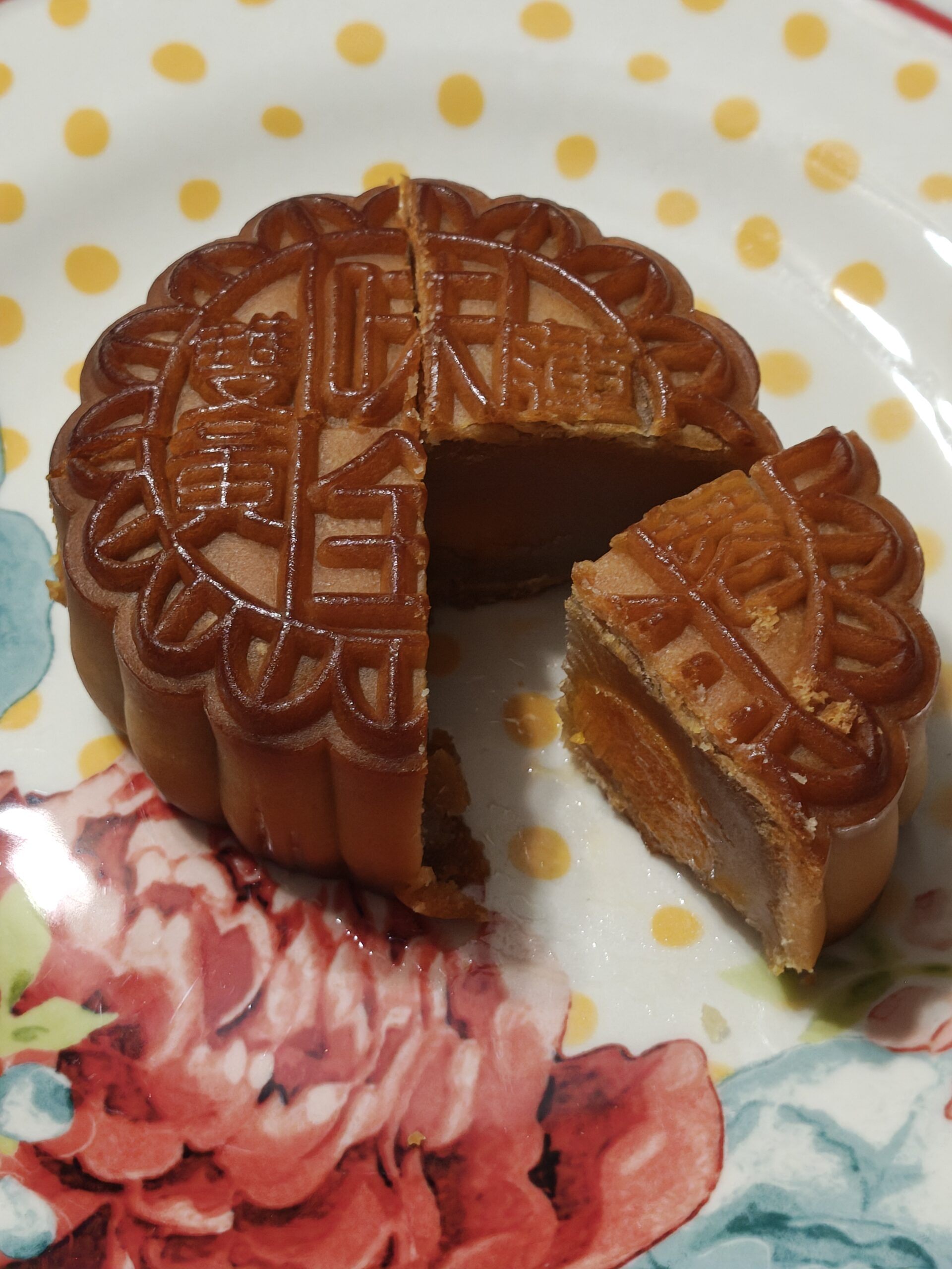 Mooncake with Double Salty Yolks and Lotus Seed Paste